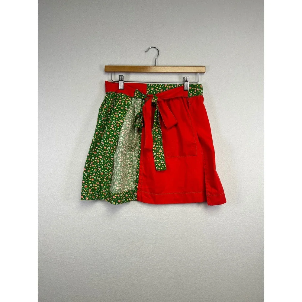 Vintage Half Apron Red Floral Pockets Patchwork Kitchen Baking Cooking Retro S/M
